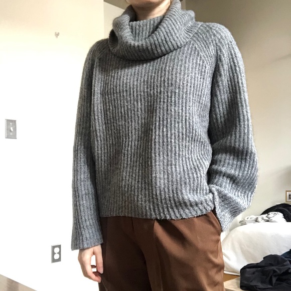 J. Crew Point Sur Cozy cropped turtleneck - Picture 3 of 5